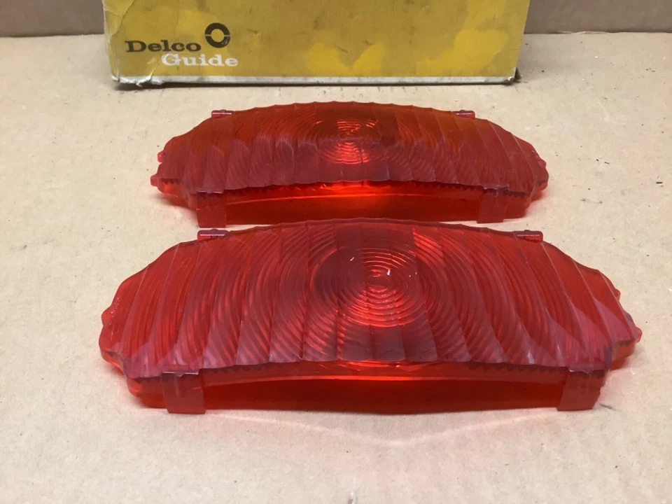 Par de lentes de luz trasera Oldsmobile Cutlass 442 Cutlass S 1970 NOS 5961152 Foto 2 de 4
