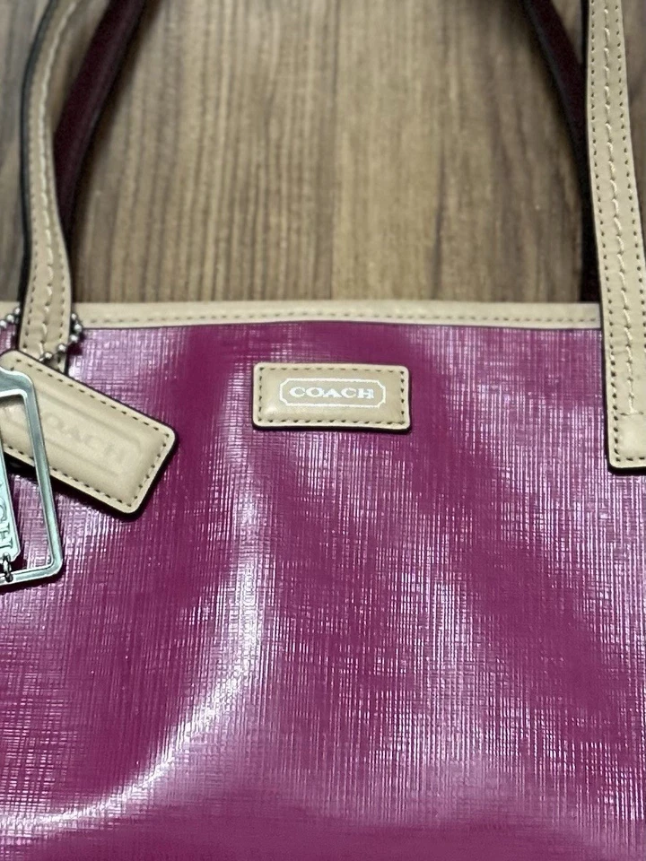 Bolso de Mano Coach Park Metro Mujer Charol Lujo Rosa Sofisticación F25028 Foto 3 de 4