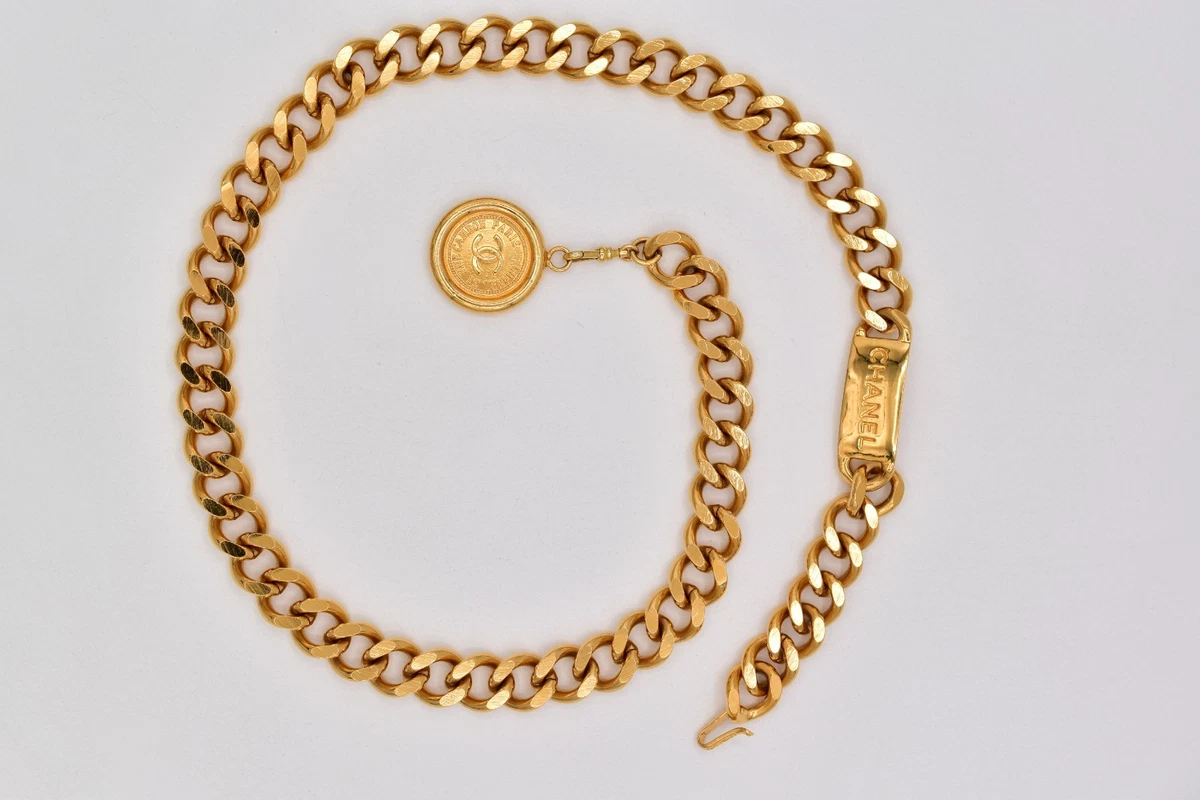 Authentic CHANEL vintage hanging links charms belt 80cm CHANEL Belt Gold Chain Links Gripoix Charms Circa 1970-80s  main image 2