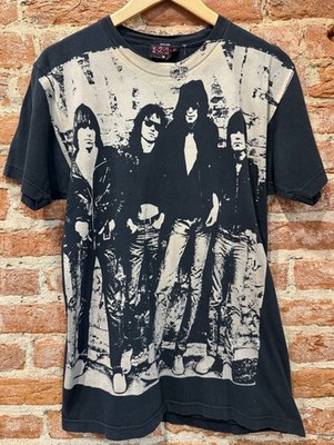 Vintage Ramones Shirt Y2K Distressed Look Punk Rock Tee Band Tee SZ M FADER