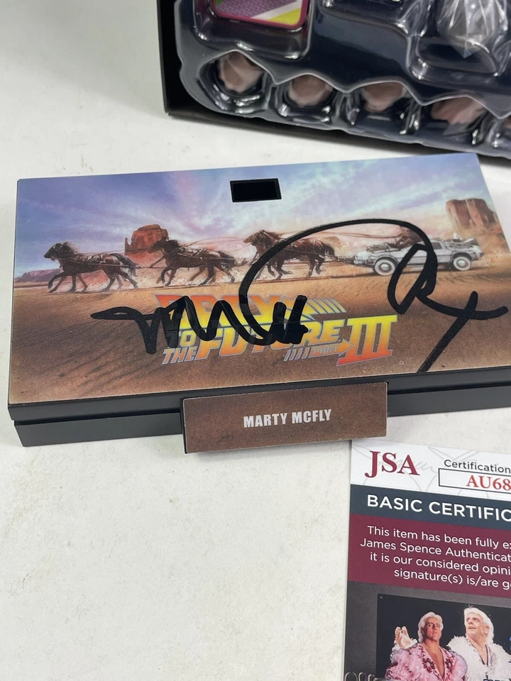 Figura Hot Toys 1/6 Regreso al Futuro Parte III Firmada por Michael J. Fox JSA Foto 2 de 4
