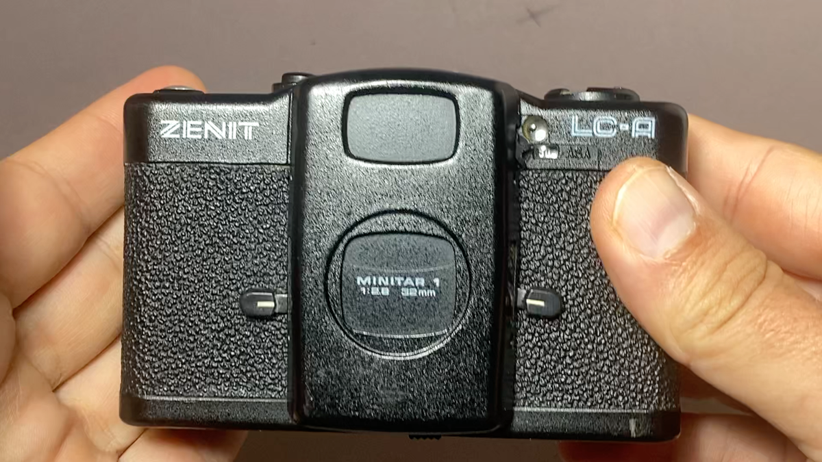 ケノンv7.1黒 Canon PowerShot V1 Vlogging Camera | Samy's Camera
