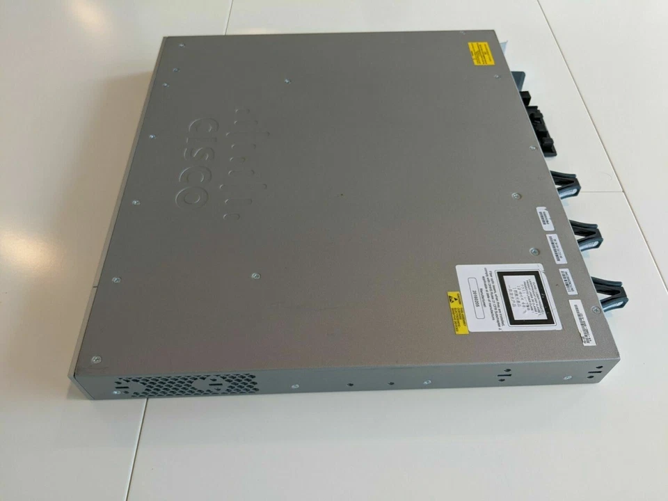 Cisco WS-C3850-12XS-S IP Base Switch 12 SFP+ Ethernet Ports - Image 4 of 4