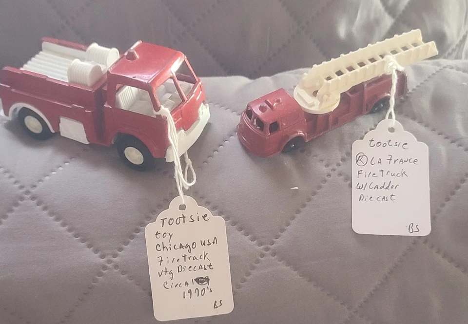 TOOTSIETOY Escalera Aérea Camión de Bomberos Bonito con Escalera y Camión de Bomberos con Manguera  Foto 2 de 4