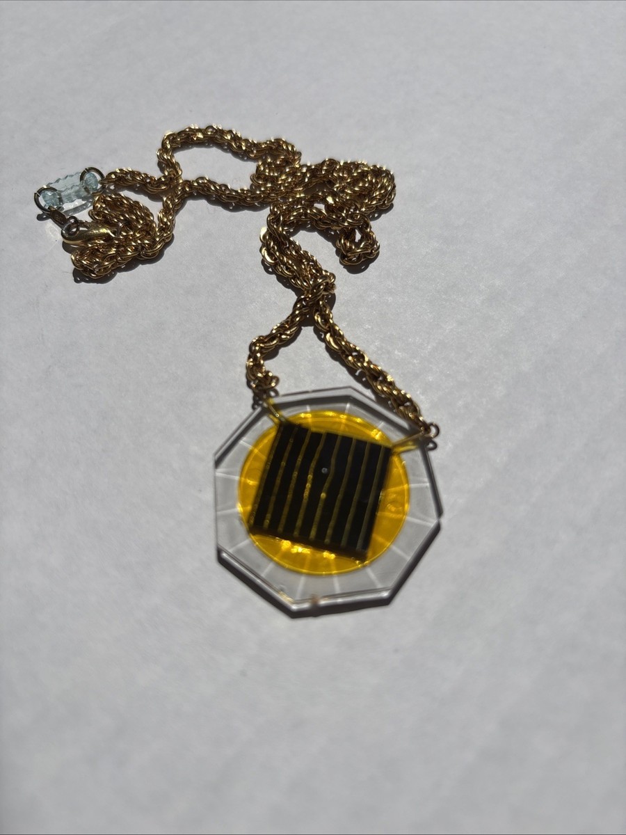 Vintage 1977 Solar Energizer Necklace Leon Halfon Clean Cell Outer Casing Chip View 6