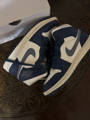 Air Jordan 1 Mid Women's Size 8.5 White / Blue Dial
