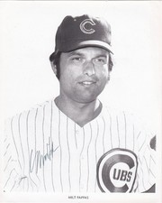SIGNED B&W TEAM ISSUED PICTURE OF MILT PAPPAS (DECEASED 2016)! GREAT AUTOGRAPH!!