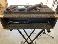 Shure Slx4 Uhfcombo Kit Sm58hh + Slx1 Beltpack And Wl185 Lav W/road Case & Power