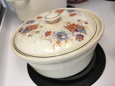 OVEN PROOF  USA COVERED  BAKING  CASSEROLE DISH -FLORAL