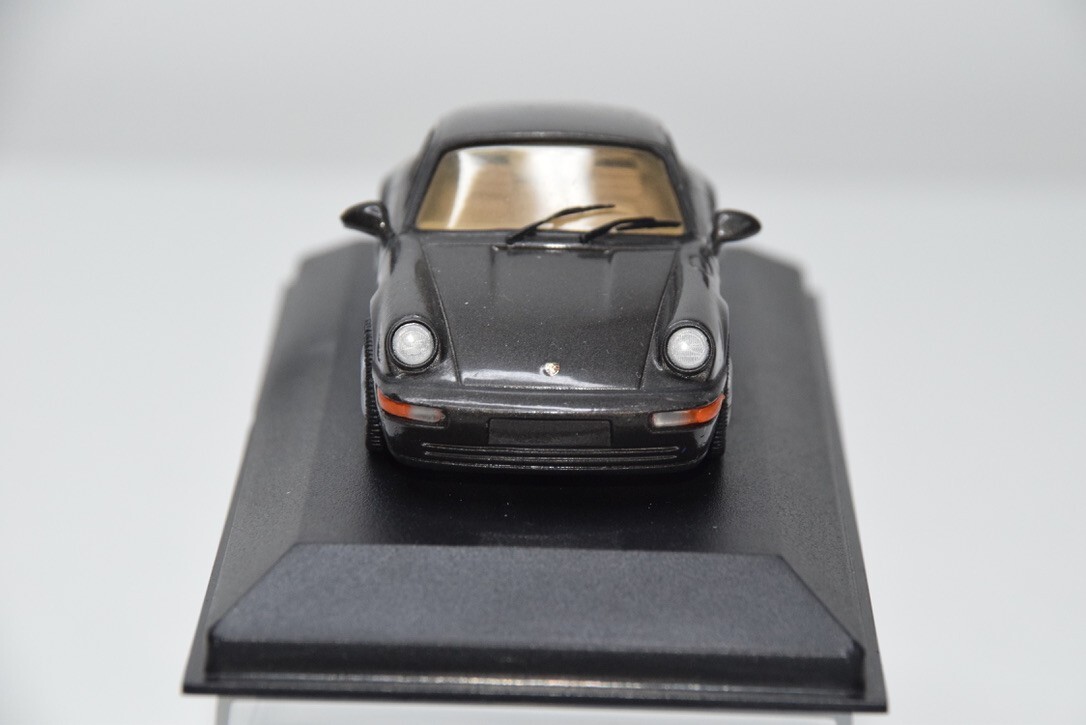 1/43 Porsche 911 Carrera 2/4 1992 Typ 964 Violet Blue