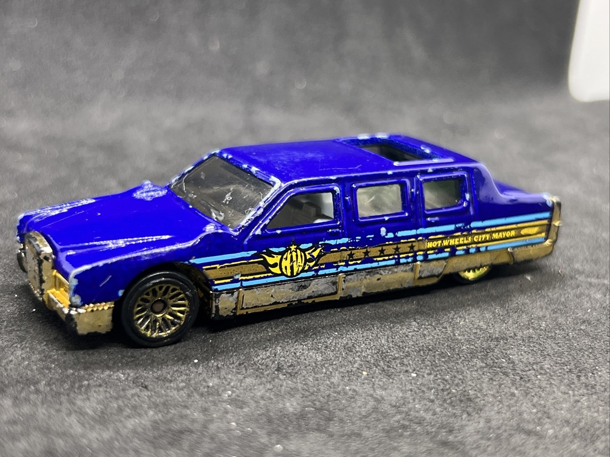 1990 Hot Wheels Blue Limousine City Mayor Car Gold Trim Cadillac
