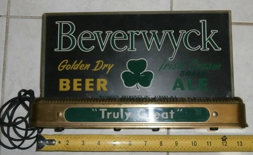 Vintage Beverwyck Breweries Irish Cream Brand Ale Lighted Beer Sign