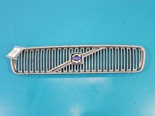 Calandre Volvo V50