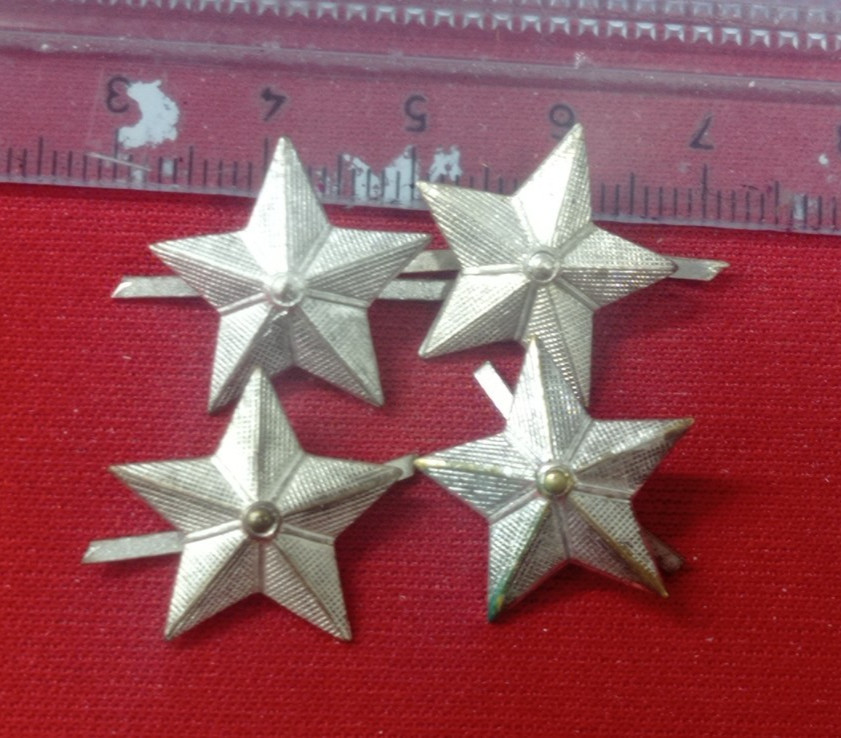 VECCHIE STELLETTE MILITARI IN METALLO DIVISA DROP UNIFORME UFFICIALE POSTWW2