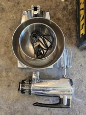 VINTAGE SUNBEAM DELUXE MIXMASTER 12 SPEED MIXER CHROME BOWLS & BEATERS