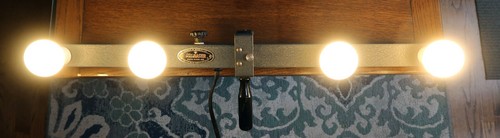 Deluxe FoldMaster Camera Photo Flood 4 Light Bar Unit, Crownlite Inc., 120V