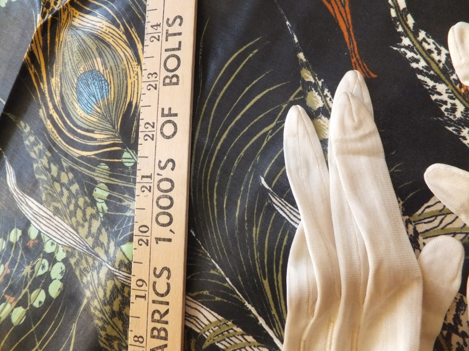 Kayser Silk Ladies Gloves Evening Opera Bridal Embroidered Buff SZ 6.5 NEW Rare