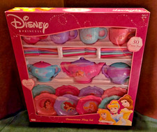 Vintage 2004 Disney Princess Dinnerware Play Set 30 Pieces Service For 4 new