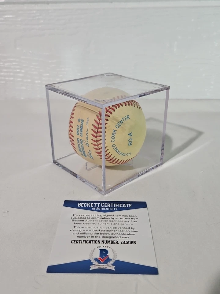 WHITEY FORD, NEW YORK YANKEES FIRMADO AUTO VINTAGE JUEGO BÉISBOL CERTIFICADO BECKETT Foto 3 de 4