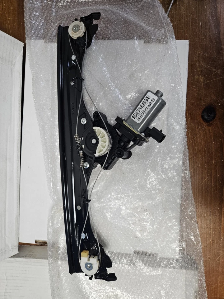 Front Passenger Side Window Regulator Assembly w/ Motor Fits 2012-2017 Fiat 500 - Image 2 of 4