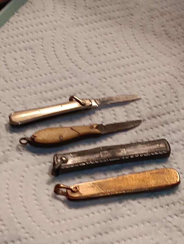 4 VTG SMALL POCKET KNIVES-2 BLADESB EXTENDED 2 CANT GET BLADES OUT REPAIR PARTS