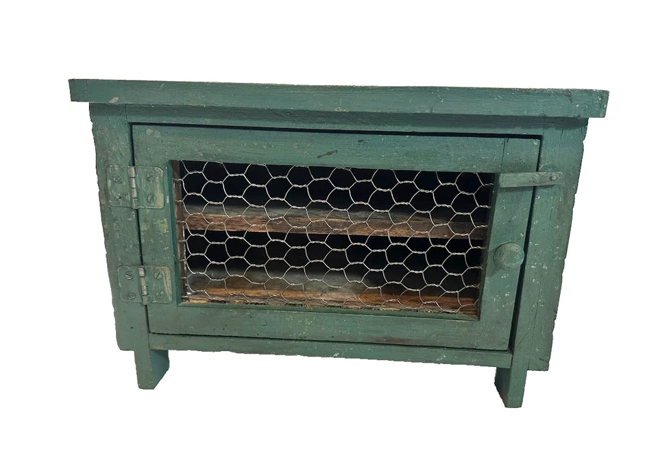 Antique 1920s Mini Pie Safe, Cupboard in Farm, Chicken Wire Door Green - Image 4 of 4
