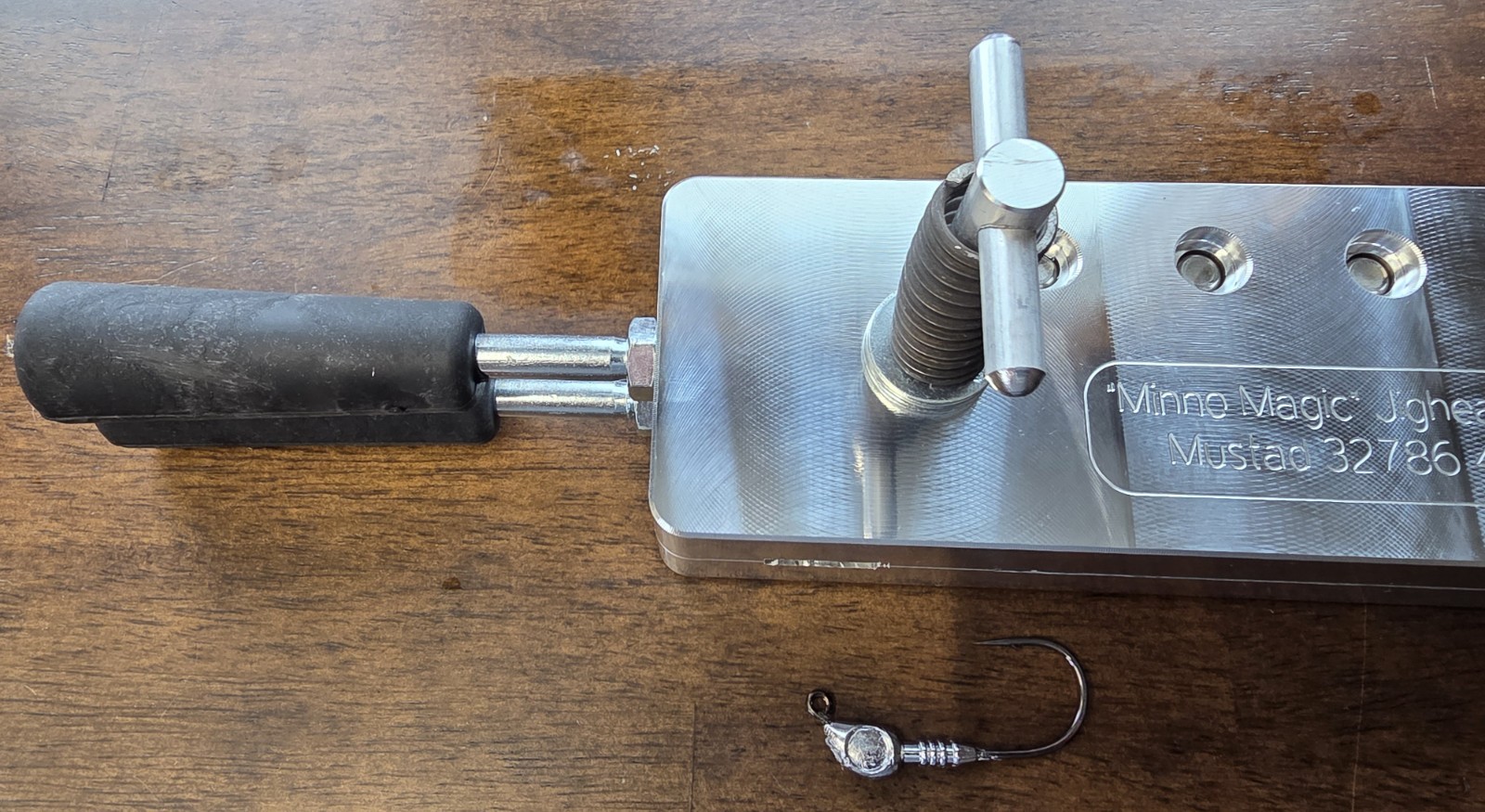 1/4 oz Mullet Jig head Mold -Spotted Seatrout, Flounder, Puppy Drum - Image 1