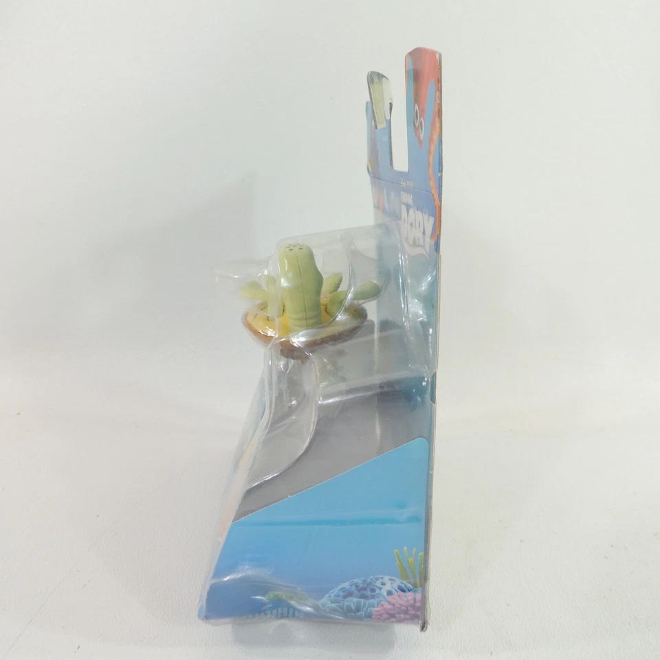Disney Pixar Finding Dory Swigglefish CRUSH Figure Bandai 2016 NEW Sealed - Image 2 of 4