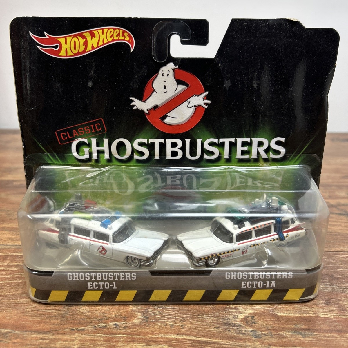DVG08 MATTEL Hot Wheels Ghostbusters Ecto-1 + Ecto-1A Twin Pack
