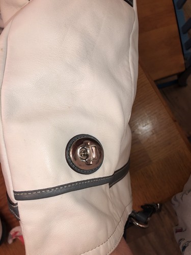 Borsa a tracolla Coach F14673 in pelle bianca plissettata - bordo grigio - buone condizioni - Foto 6 di 7