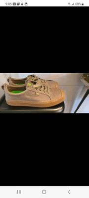 Womens Cariuma Ola Low Canvas Sneaker Size 7.5 100% Vegan Insoles
