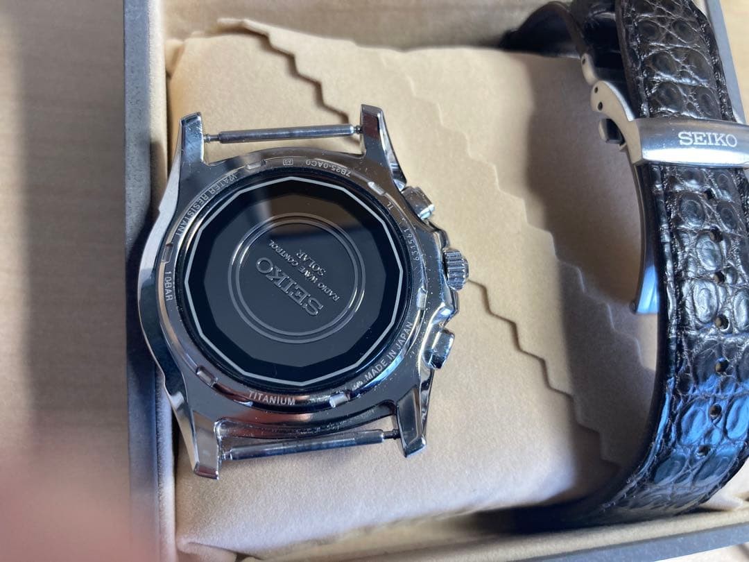 SEIKO Brightz Wristwatch Solar Radio Wave 3 Area Titanium Light Ready View 4