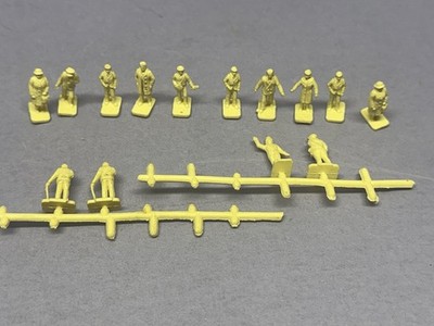 Vintage Airfix? Ho Unpainted Figure Lot of 14 Pieces Railway Passengers Workers