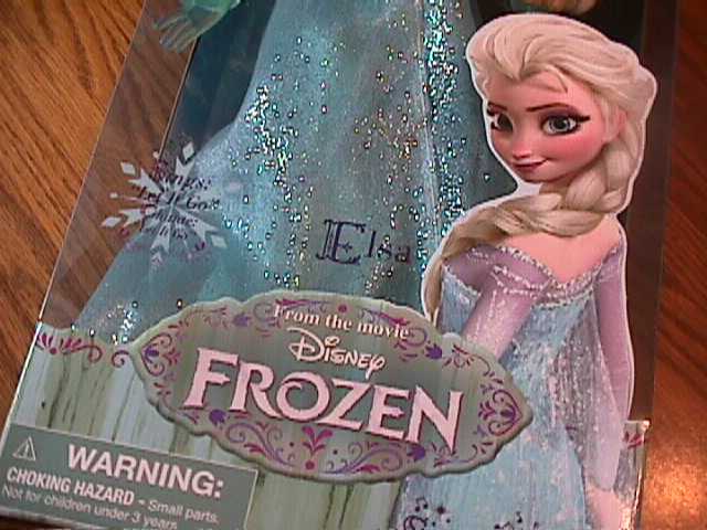 Disney Frozen Singing Elsa Doll 16 Disney Frozen Singing Elsa Doll 16