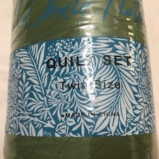 Whale Flotilla Printed Twin Size Quilt Bedding Set with 2 Pillow Shams Green New