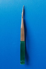 Federschere mit gebogener Spitze