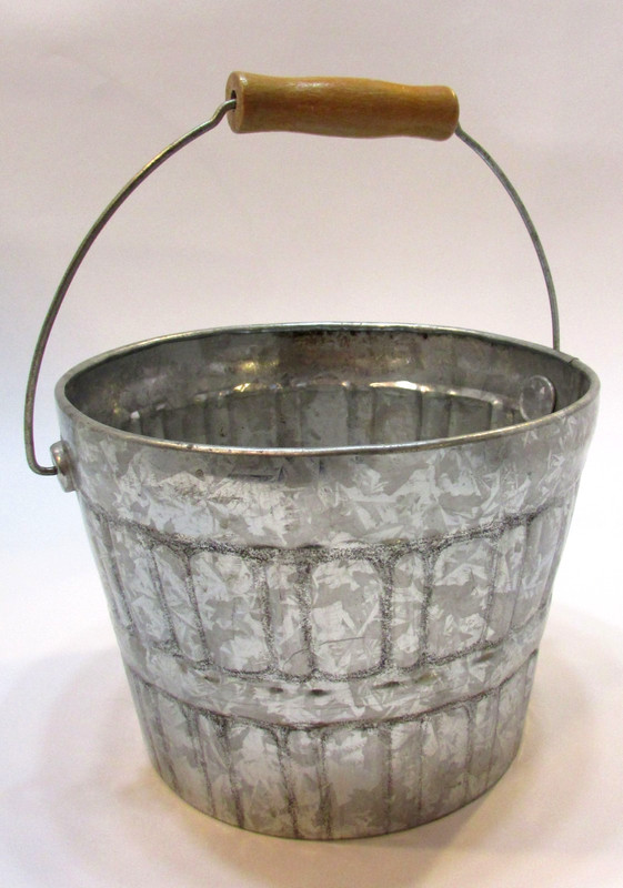 New Miniature 5x7 Galvanized Steel Tin Classic Feed Milk Pail Farm Scrub Bucket