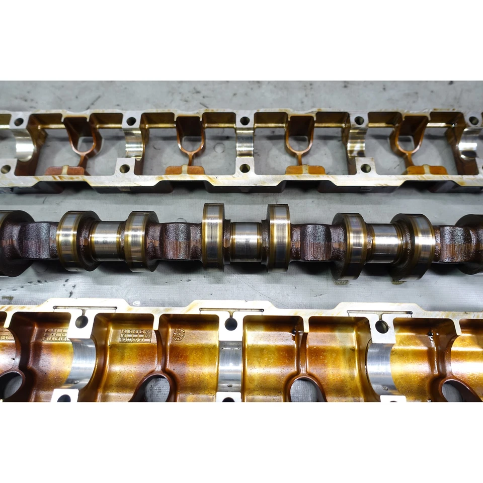 Árbol de levas de admisión de motor de 6 cilindros doble turbo BMW E90 335i 135i N54 07-13 con bandeja OEM Foto 3 de 4