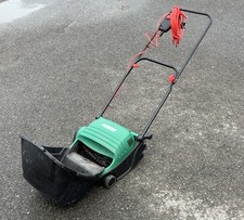 Qualcast Lawnraker 32 Garden Electric Moss Rake With Collector
