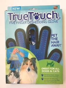 true touch deshedding glove