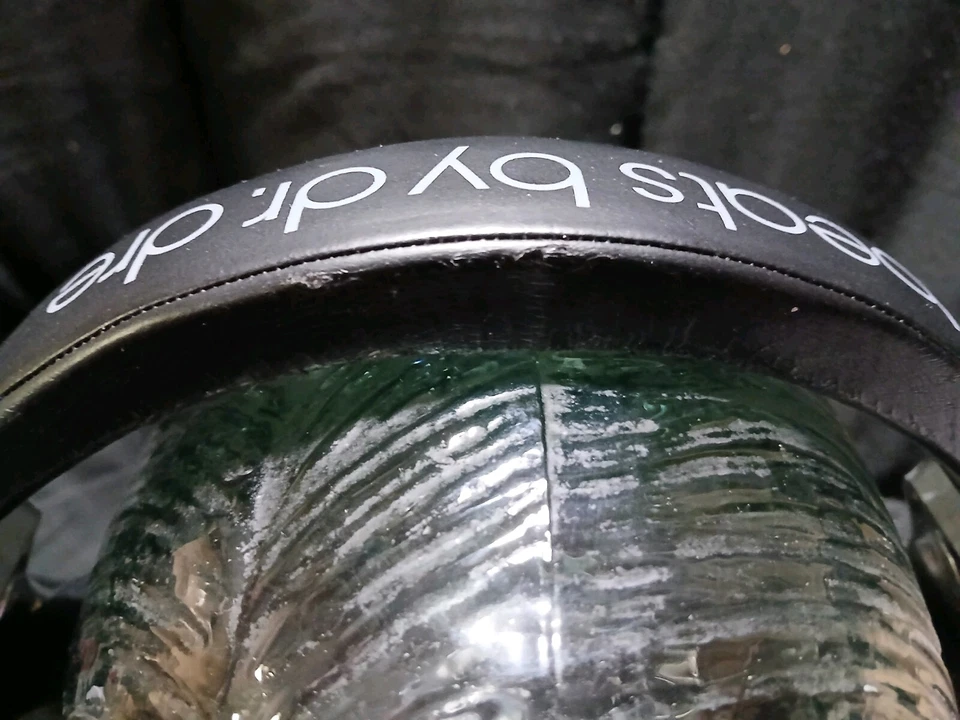 DISCONTINUED / Beats Pro Headphones by Dr. Dre Over the Ear DJ/STUDIO AUDIO CORD - Image 4 of 4