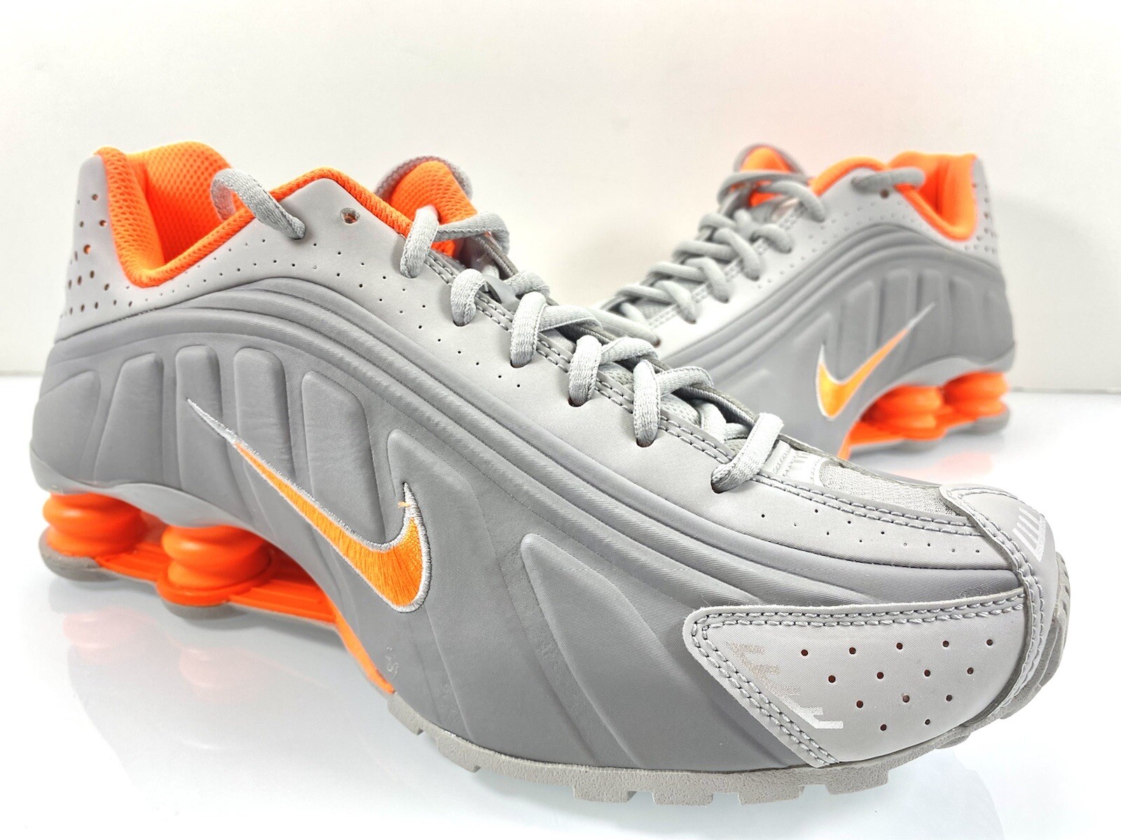 NIKE SHOX R4 GS LT SMOKE GREY HYPER 