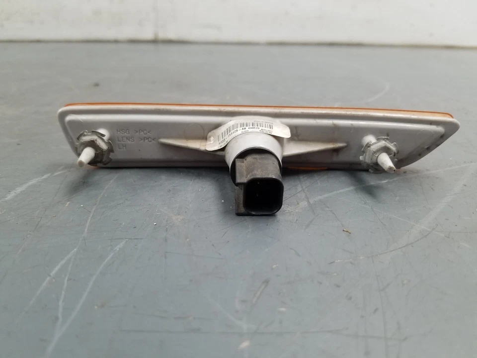 Luz de señalización lateral izquierda Ford Mustang Shelby GT500 2012 #6834 VV7 Foto 4 de 4