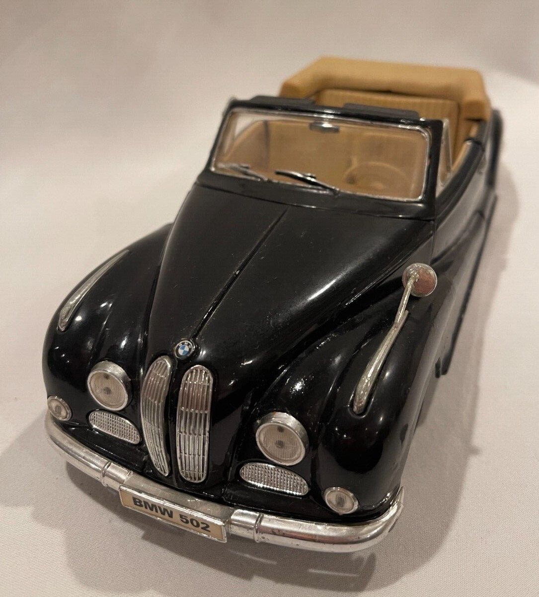  502 Coupé Cabriolet クラッシックカー 1/18 希少 502 Coupé Cabriolet クラッシックカー 1/18 希少 502 Coupé Cabriolet