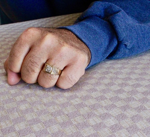 NEW MEN'S FOURTEEN KARAT YELLOW GOLD NATURAL MINED DIAMOND RING (size 10.25) - Picture 6 of 7