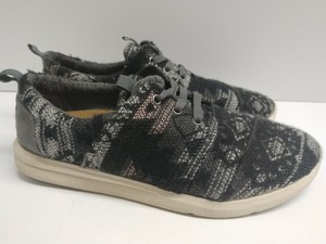 toms shoes size 6