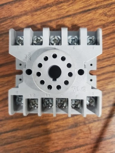 Tyco 27E123 11 Pin Relay Base