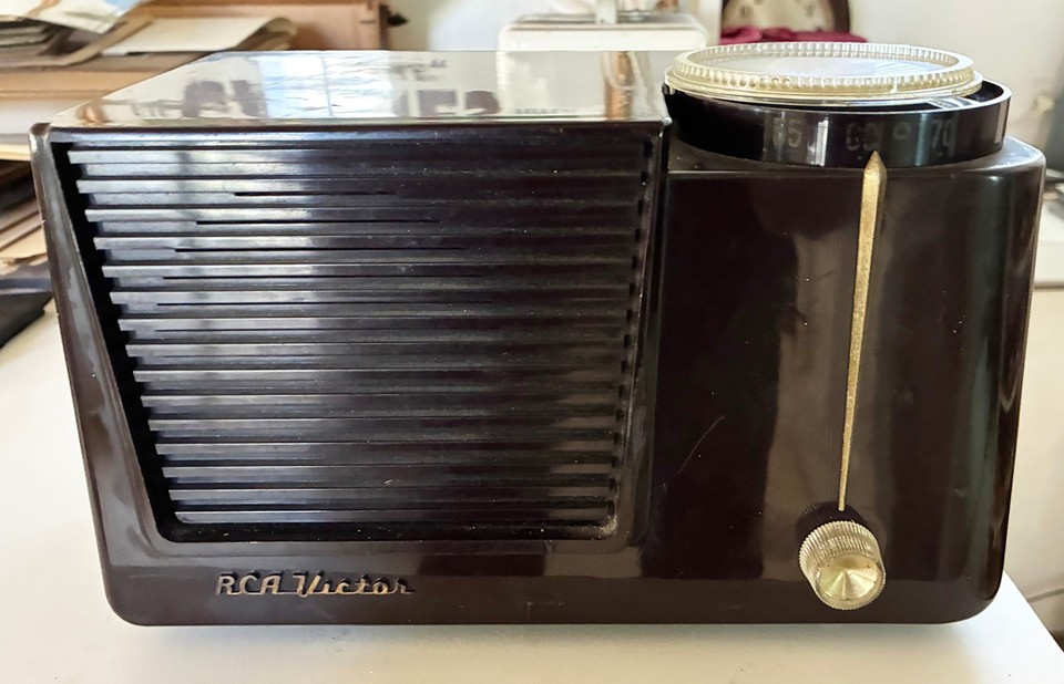 1949---RCA VICTOR ART DECO BAKELITE RADIO--MODEL 4-X-551 | eBay UK