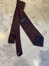 Burberrys Paisley Pattern 100 Pure Silk Hand Sewn Men  s Tie Made in USA