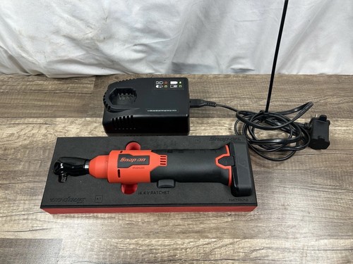 Snap-on Tools RED 1/4” 14.4V Cordless Ratchet Kit In Foam CTR825DB + CTB8174